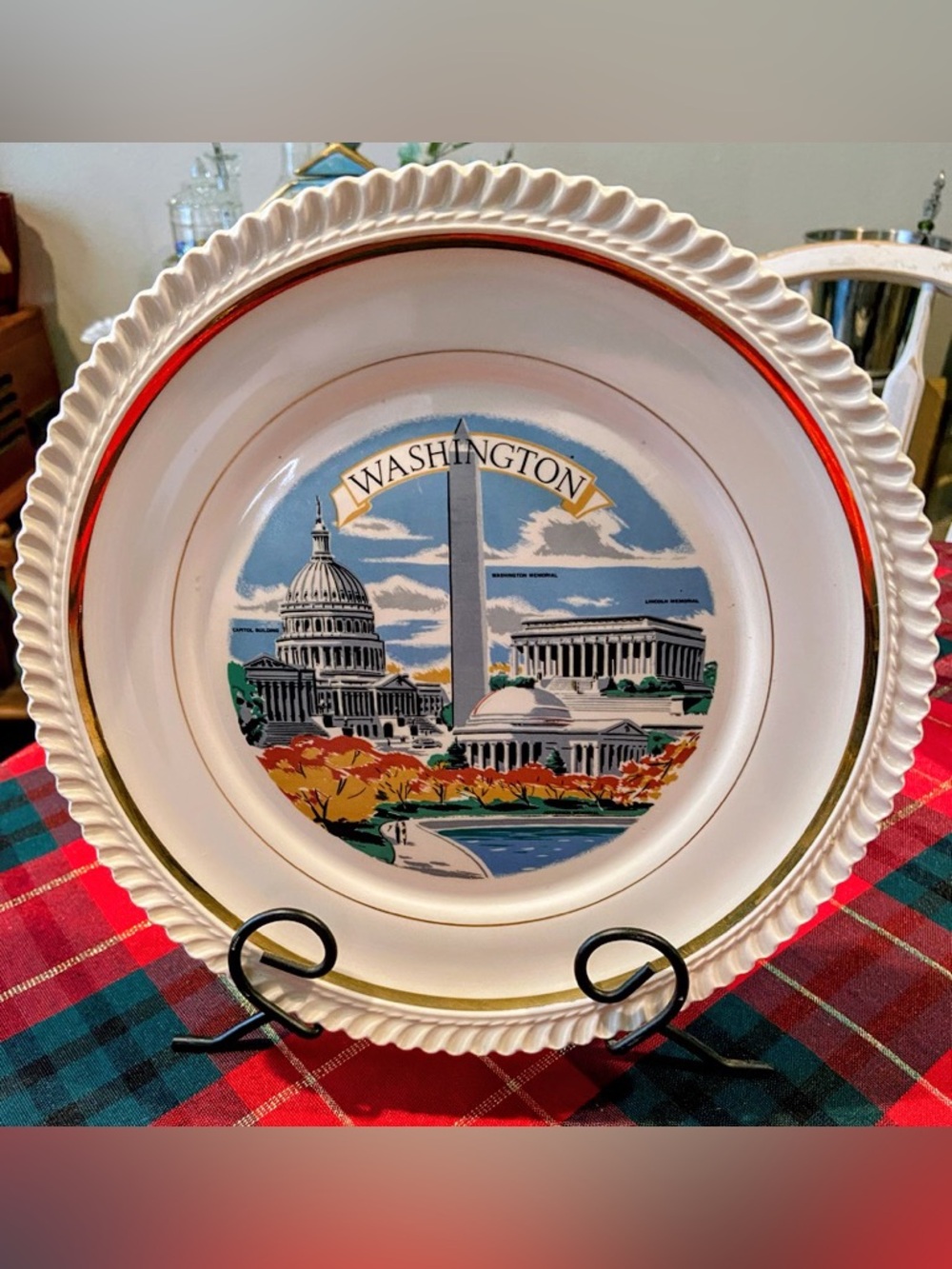 White Decorative Washington Souvenir Plate with Gold and Red Trim